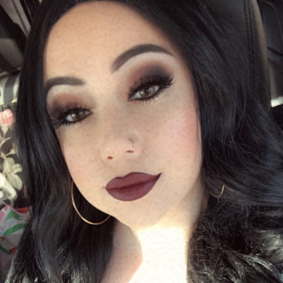 Meet your Posher, Kelsea - Picture 1 of 1